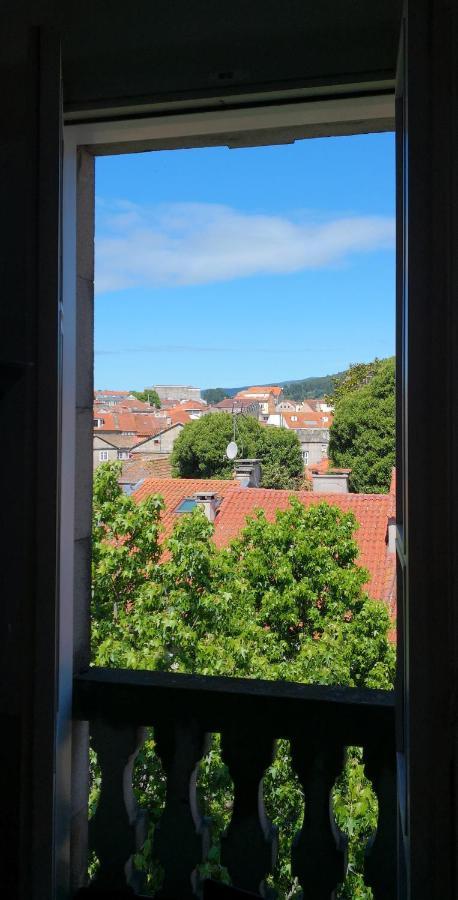 Excelentes Vistas En La Plaza De La Verdura Pontevedra Exteriér fotografie