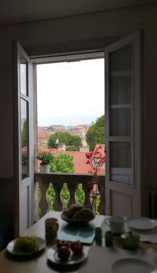 Excelentes Vistas En La Plaza De La Verdura Pontevedra Exteriér fotografie