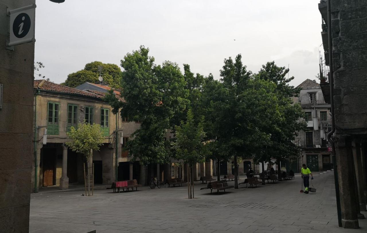 Excelentes Vistas En La Plaza De La Verdura Pontevedra Exteriér fotografie
